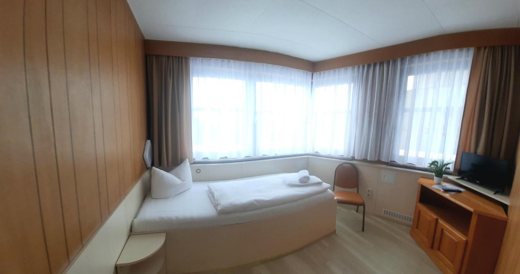 Central-Hotel Tegel Berlin Exterior photo
